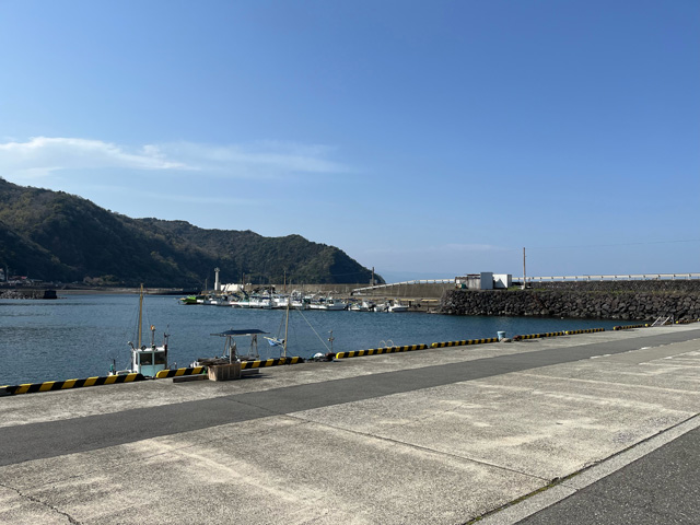 西風爆風の川奈ビーチ...海は穏やかでした!2024-3-31