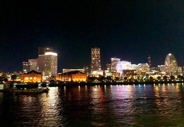 さるびあ丸から見える都市の夜景