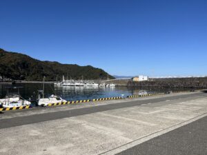 秋冬の海らしく、透明度安定の川奈ビーチ2025-11-26