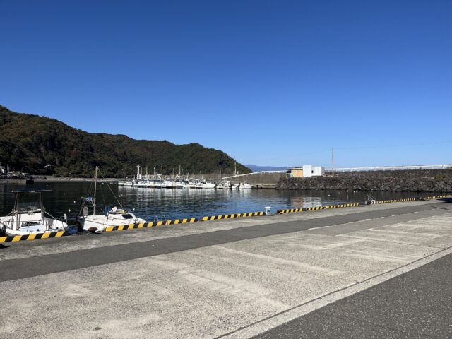 秋冬の海らしく、透明度安定の川奈ビーチ2025-11-26